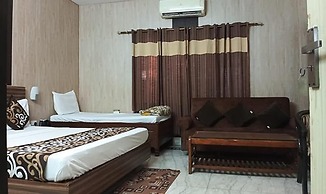 Fabhotel Crown Inn