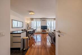 Beachaholic M&G, Luxury Seaside Suites On Znjan