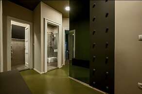 Green, Deluxe Two Bedroom Suite