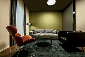 Green, Deluxe Two Bedroom Suite