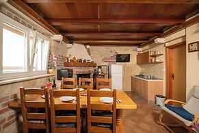 Hill Pool House, Kaštel Kambelovac Retreat