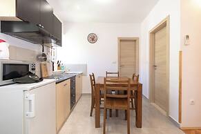 Kira, One Bedroom Apartment In Old Town