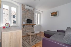 Kira, One Bedroom Apartment In Old Town
