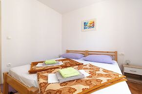 Kira, One Bedroom Apartment In Old Town