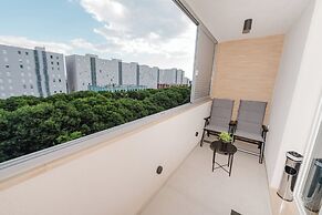 Koi Deluxe, Urban Two Bedroom Oasis
