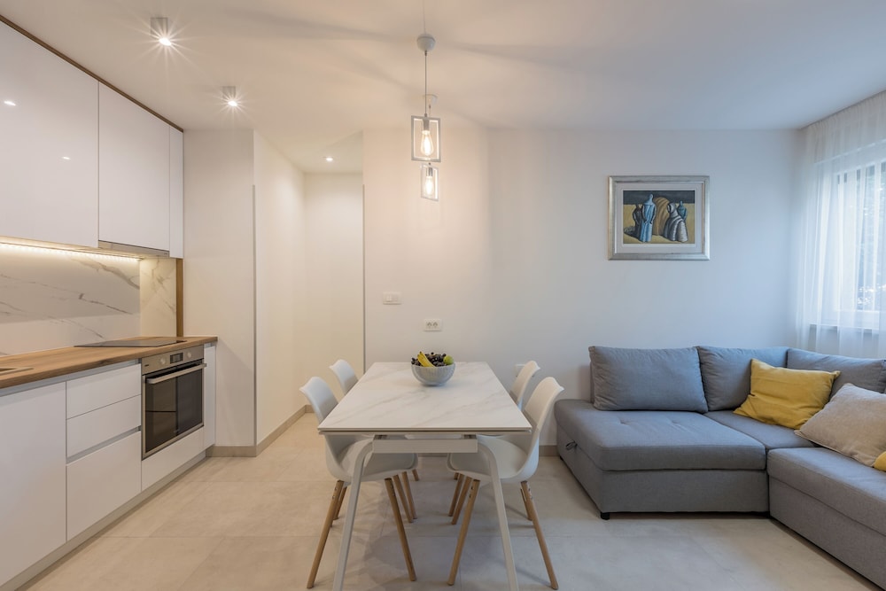 Vista Apartments