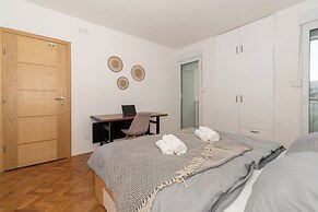 Zozo, Modern Two-Bedroom Suite