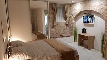 Tales Of Split-100 Meters From The Seafront