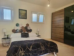 Db Interiors