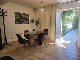 Db Interiors