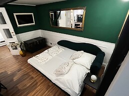 Db Interiors