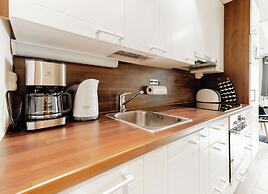 Modern 1BR Apartment next to Ski Slopes