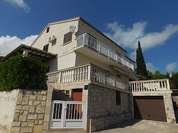 Island Bonaca Apartments