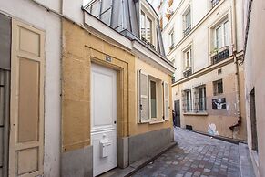 Bright Triplex - 4br/10p - Moulin Rouge