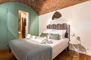 Bright Triplex - 4br/10p - Moulin Rouge