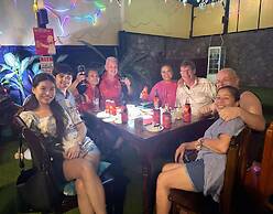 Nana's Bar & Hotel