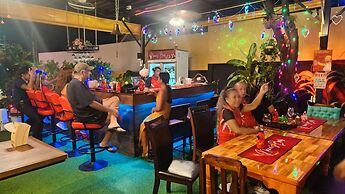 Nana's Bar & Hotel