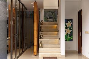 Aragreen Berawa Villa
