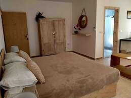 b&b petrafarmhouse