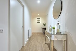 Modern 2-Bed flat in Mill hill Park