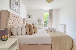Modern 2-Bed flat in Mill hill Park
