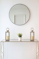 Modern 2-Bed flat in Mill hill Park