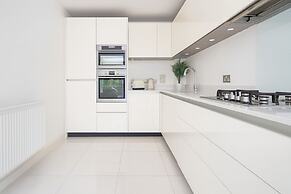 Modern 2-Bed flat in Mill hill Park