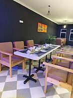 Emirishoi Cottages & Garden Bistro