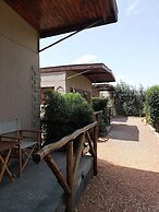 Emirishoi Cottages & Garden Bistro