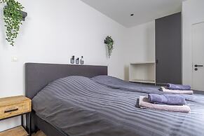Modern Antwerp Getaway App - Heart d Anvers