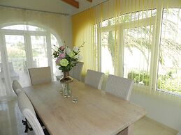 Villa Fig Tree Para 8 Personas