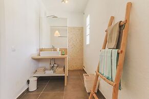 Casa Olivo in Izn jar
