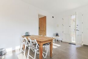 Casa Olivo in Izn jar