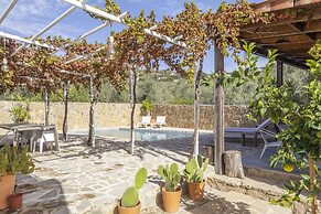 Casa Olivo in Izn jar