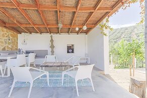 Casa Olivo in Izn jar