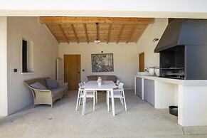 Villa Tica in Malauc ne