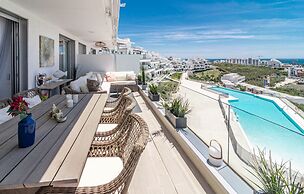 OV2 1B - Bright and Modern 3 Bedroom Apartment