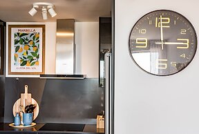 OV2 1B - Bright and Modern 3 Bedroom Apartment