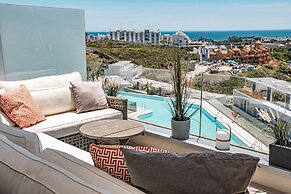 OV2 1B - Bright and Modern 3 Bedroom Apartment