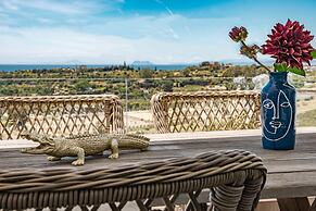 OV2 1B - Bright and Modern 3 Bedroom Apartment