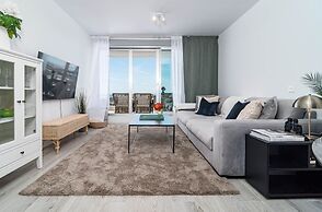 OV2 1B - Bright and Modern 3 Bedroom Apartment