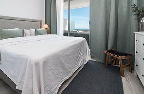 OV2 1B - Bright and Modern 3 Bedroom Apartment