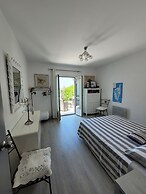Maison Pieds Dans l eau St Florent