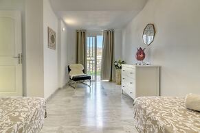 Two-floor Penthouse w Complex Pool Outdoor Terrace