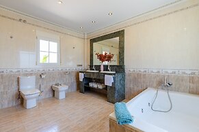 Real Dream Villa by Fidalsa