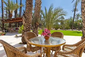 Historical Palms Villa by Fidalsa