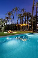 Historical Palms Villa by Fidalsa