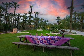 Historical Palms Villa by Fidalsa