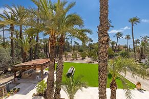 Historical Palms Villa by Fidalsa