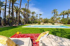 Historical Palms Villa by Fidalsa